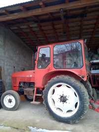 Vând tractor  U650