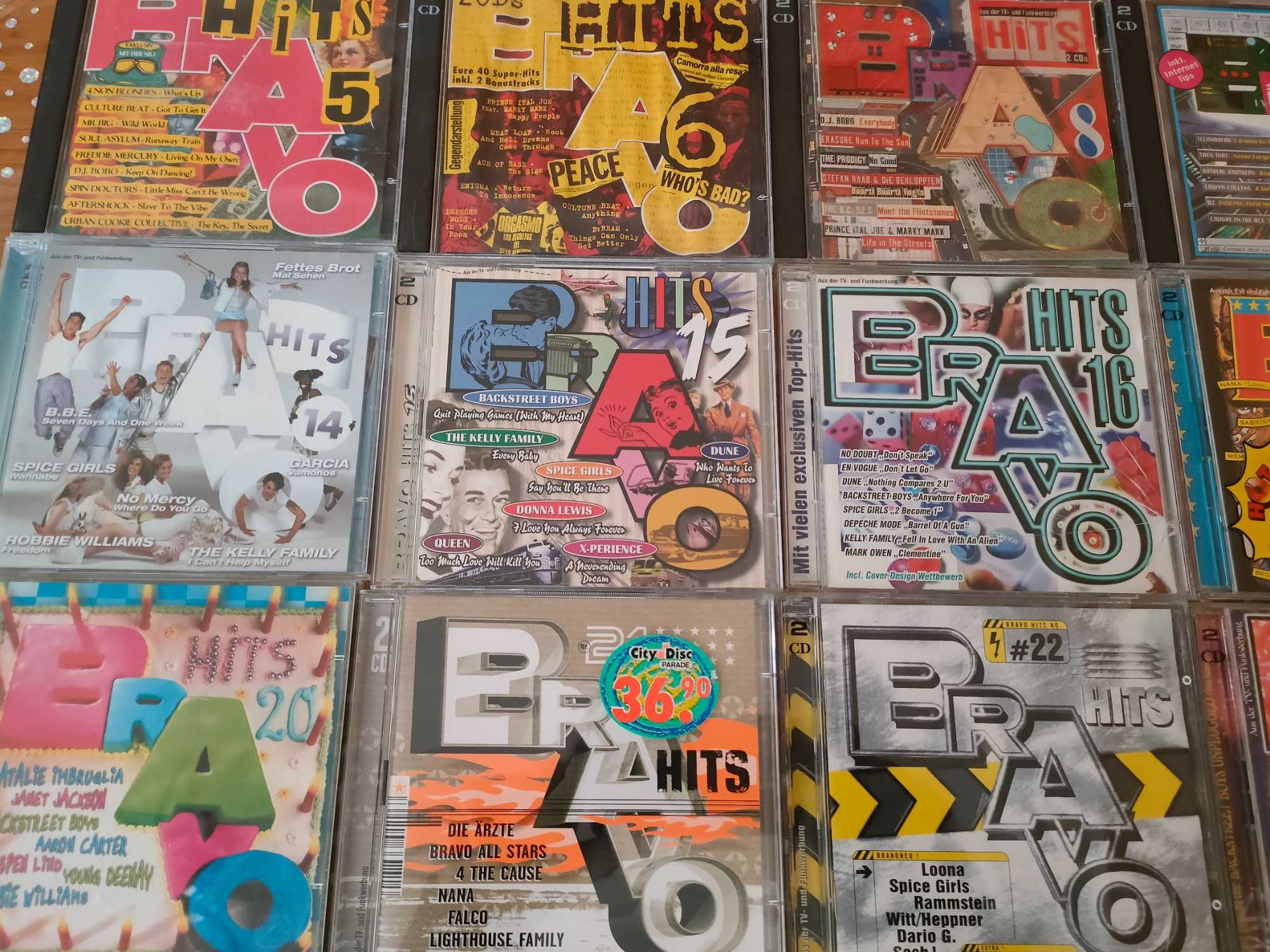 CD - uri   -    BRAVO HITS