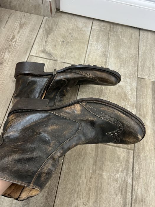 Vând ghete de piele maro.