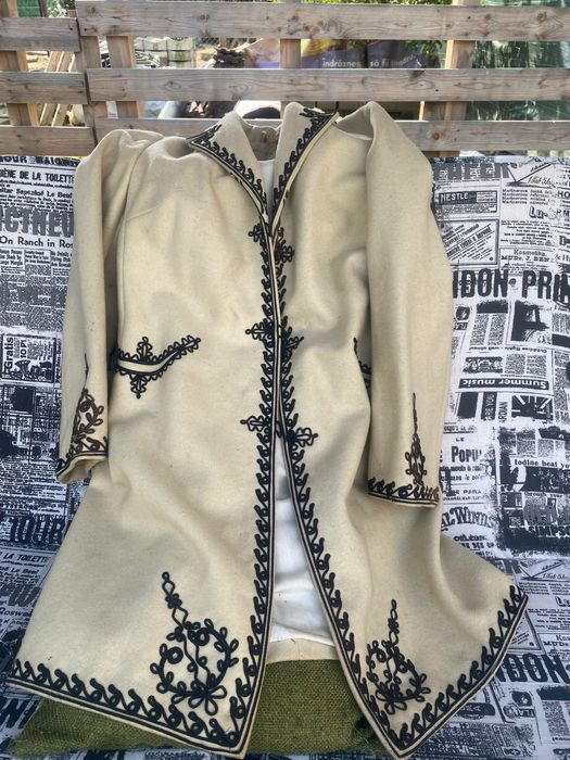 Suman romanesc femeie