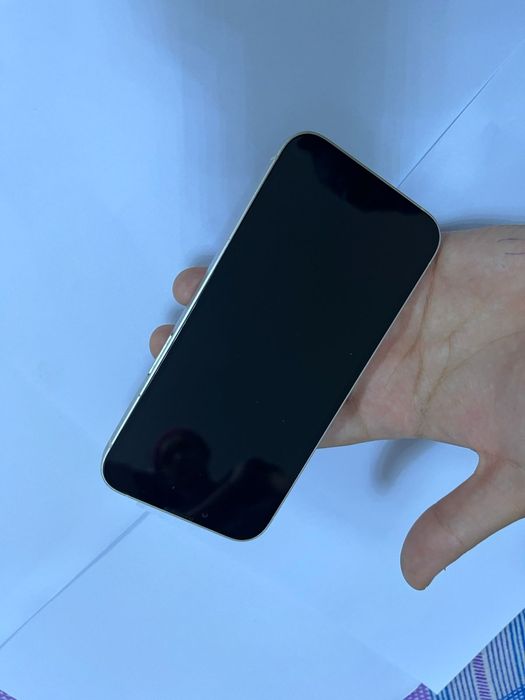 Iphone 13 белого  цвета