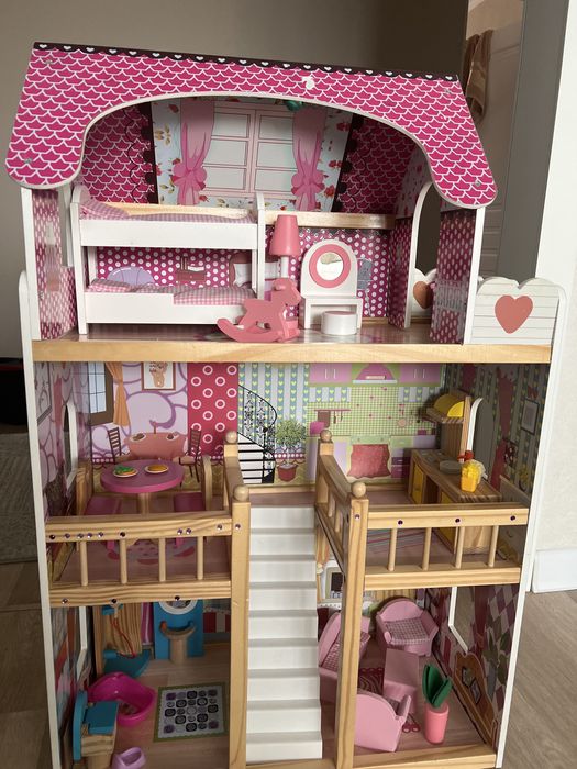 Дом для увлекательной игры с куклами
