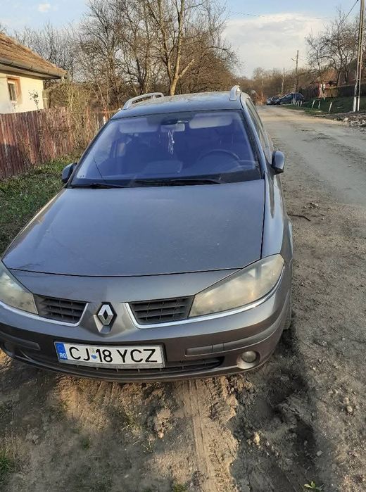 Vând pentru reparat sau dezmembrat
