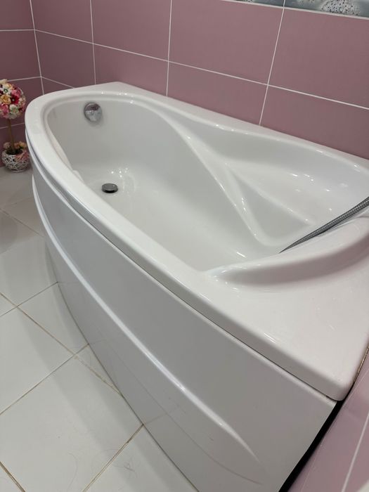 Вана ъглова на Fayans