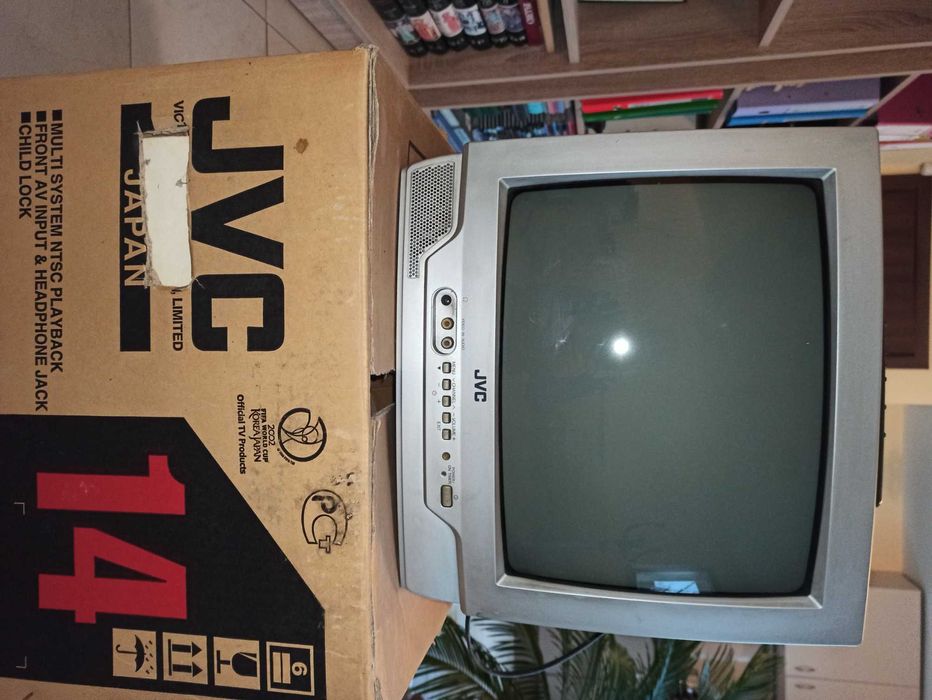 Продавам 2 броя цветни телевизори -PHILIPS и JVC