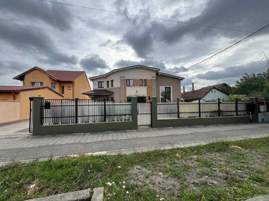 Spațiu MultifuSpațiu Modern 663 mp – Potrivit Grădinițe sau Școli