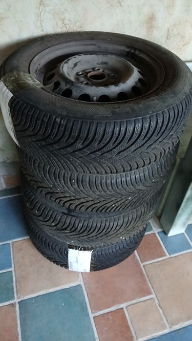 Продавам зимни гуми Kleber с железни джанти