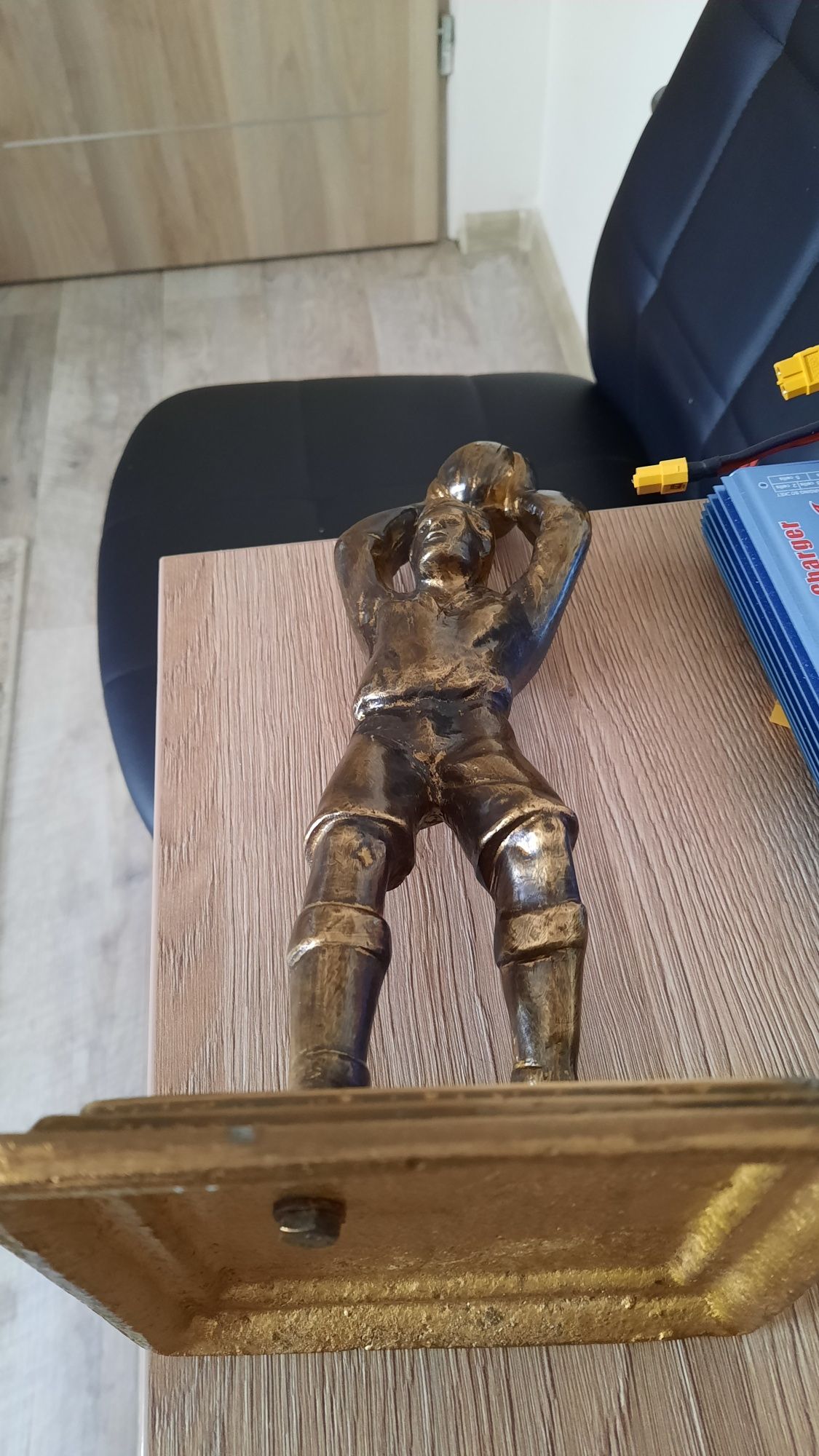 Statueta fotbalist bronz