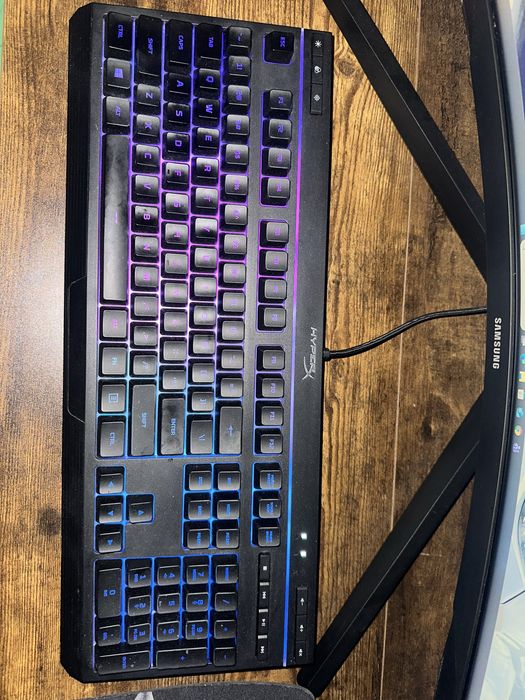 tastatura gaming noua in perfecta stare