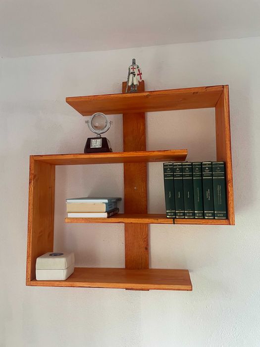 Raft perete handmade din lemn masiv,design modern,culoare la alegere