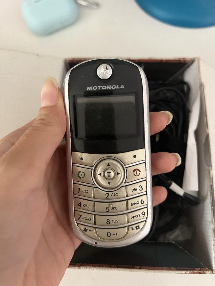 Motorola W 208, в добро състояние