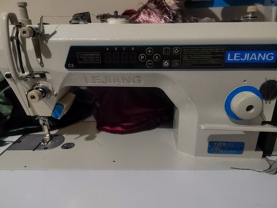 Tikuv moshina sotiladi