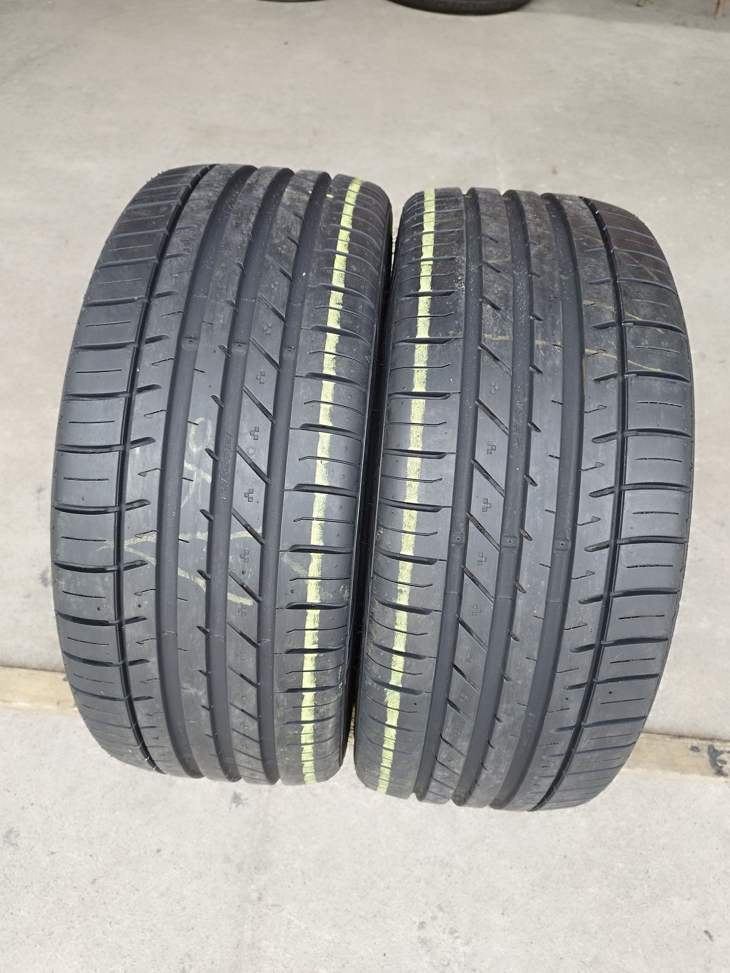 2 anvelope de vară (ca noi)Kumho Ecstale Sport 215/40/18,dot 2019