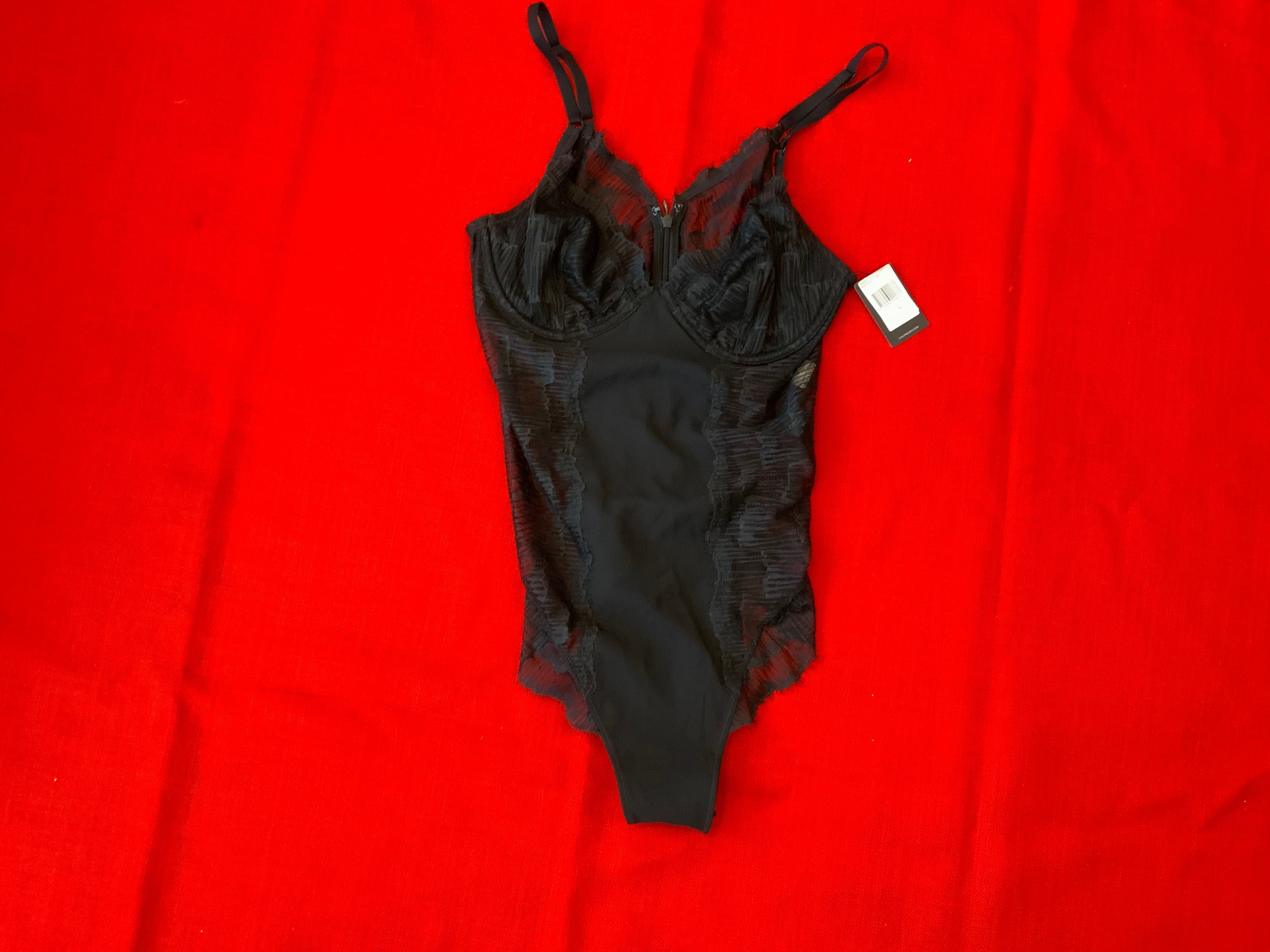 Calvin Klein-оригинално  боди размер л