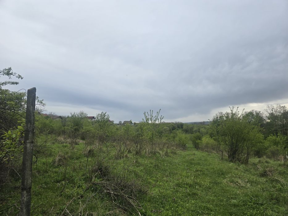 Teren 22300 in barnova langa primarie