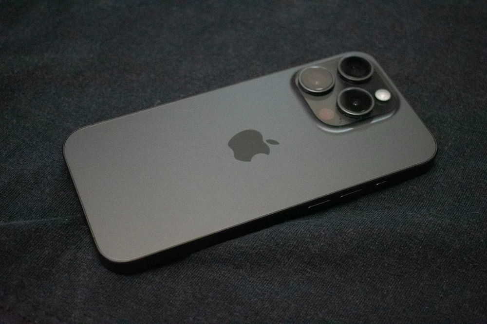 Iphone 15 pro Black Titanium 256gb ca nou