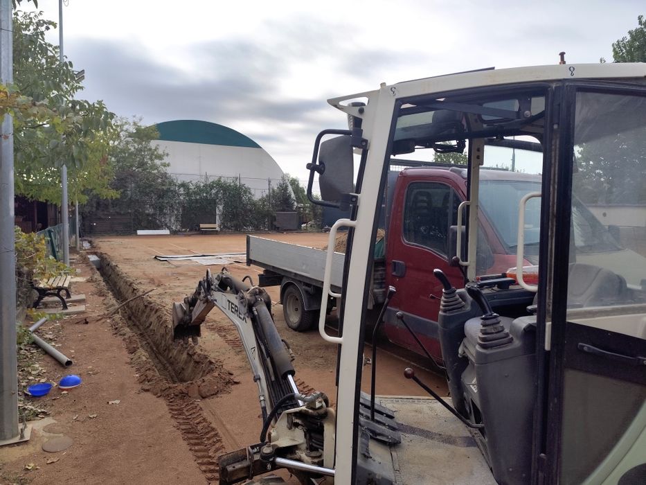 Miniexcavator de inchiriat