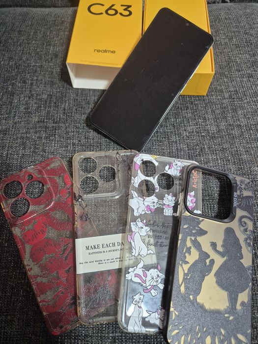 Телефон Realme C63
