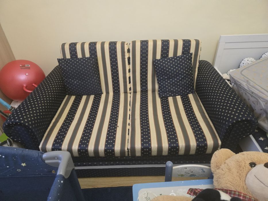 Разтегателен диван