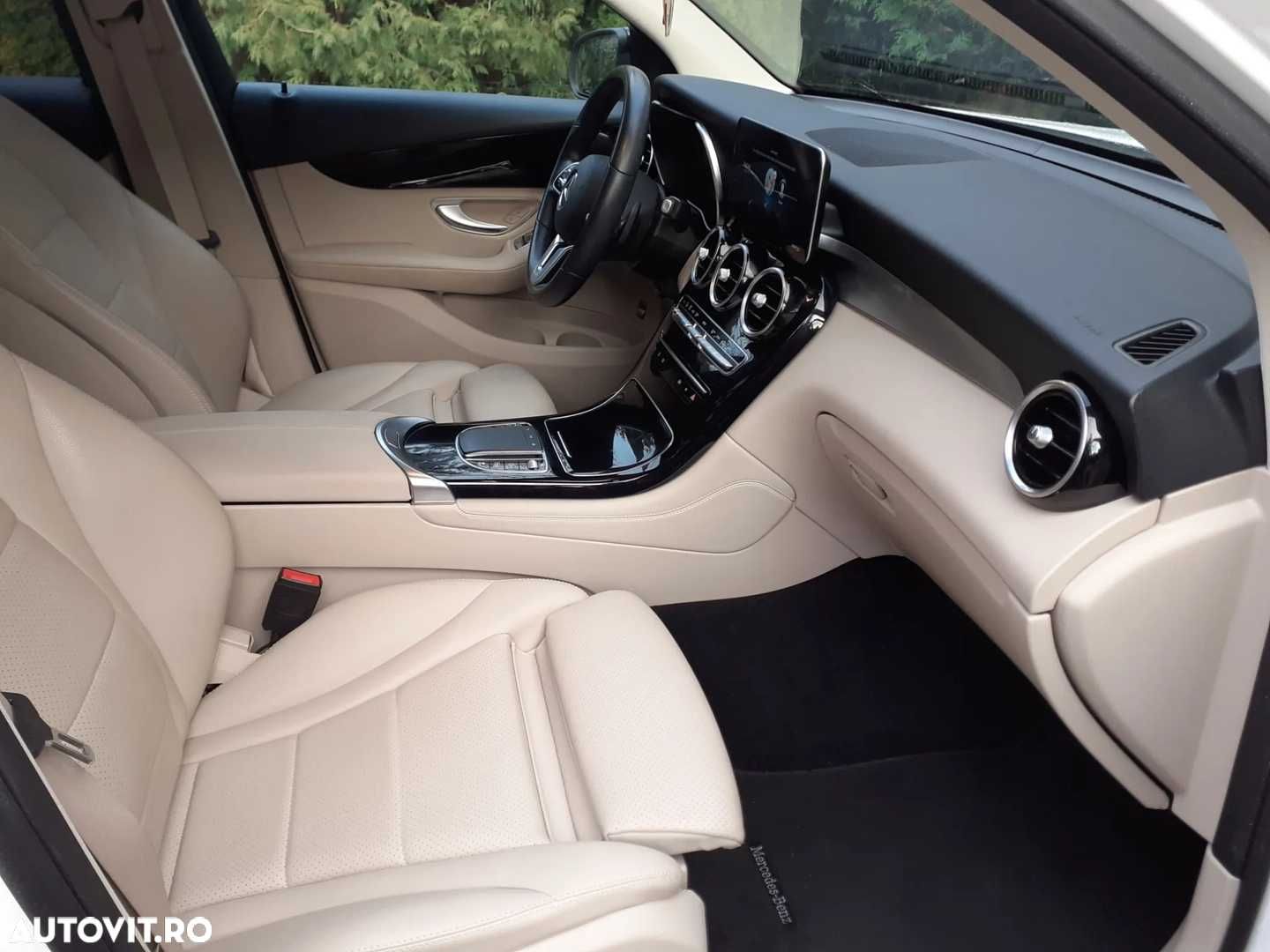 Vand autoturism Mercedes Benz GLC 200 Benzina Mild-Hybrid, 9 viteze