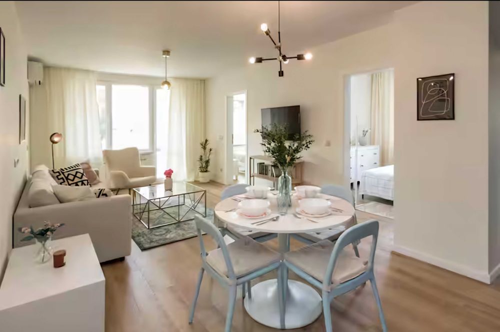 Семеен апартамент с две спални в кв. Лозенец до НДК и Метростанция