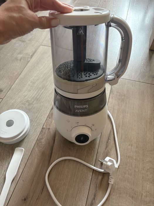 Уред за готвене на пара на Philips Avent в гаранция