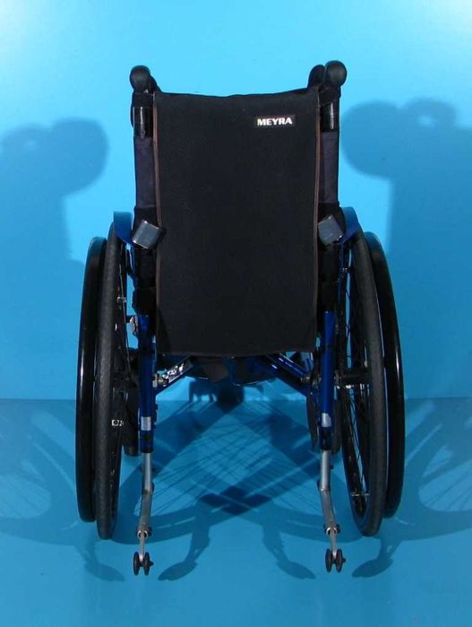 Scaun cu rotile din aluminiu activ Meyra / latime sezut 36 cm