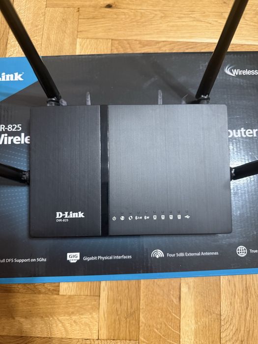 РУТЕР D-LINK DIR-825 E ROUTER и N300 Безжичен усилвател DAP-1330