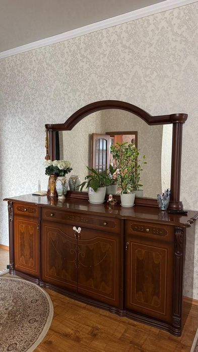 Италиянский сервант+комод с зеркалой