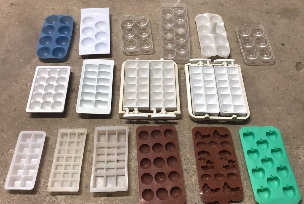 Для льда шоколада,отваров трав,лимон.сока,листьев мяты,специй,фруктов