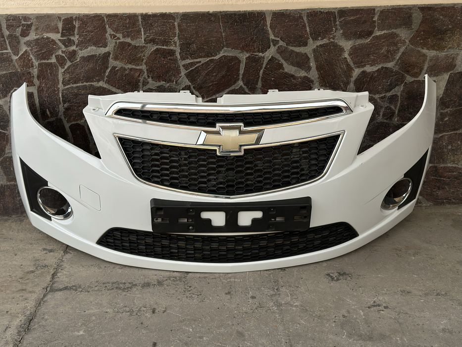 спарк бампер в хорошем состоянии