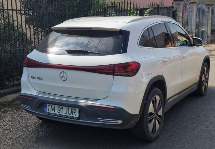 Mercedes Benz EQA