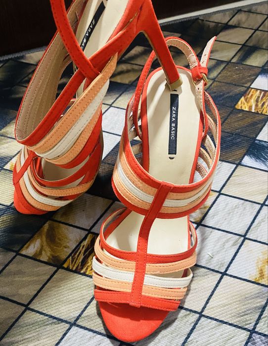 Sandale rosii marime 37