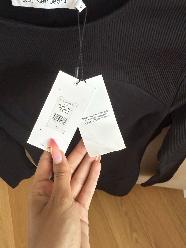 Черна рокля Calvin Klein