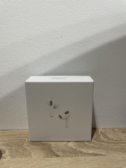 Casti Apple AirPods 3 (3rd generation) cu MagSafe Charging