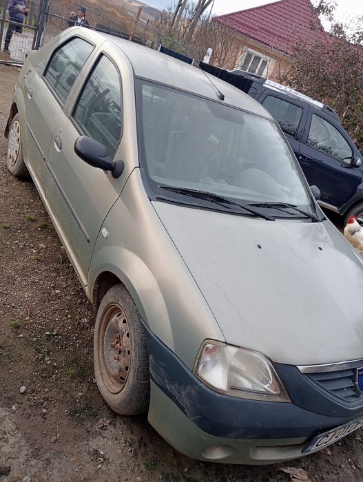 Vând Dacia Logan