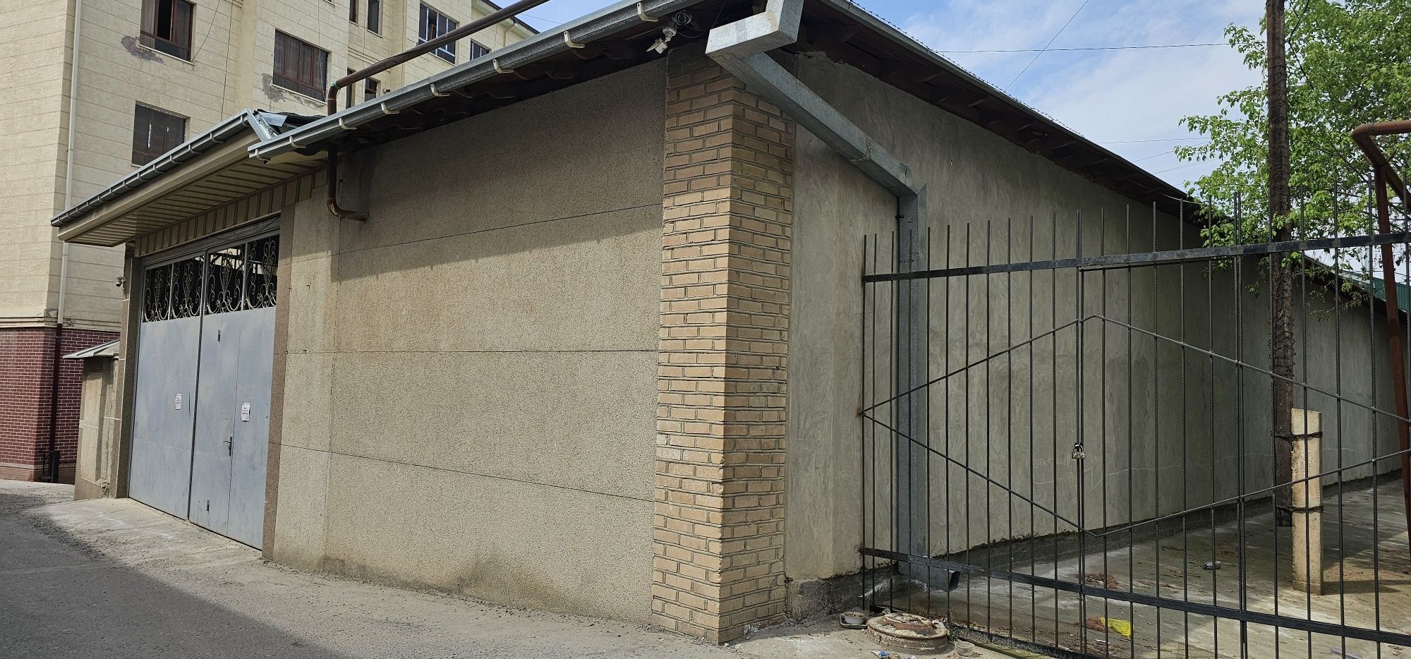 Prodayotsya  ili zdayotsya v arendu baza v cebtre goroda ijara berilad