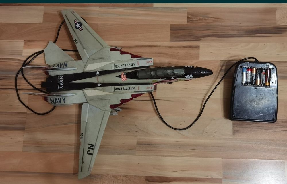 Avion retro vintage USS KITTY HAWK NAVY JET 1990 NEW BRIGHT anii 90