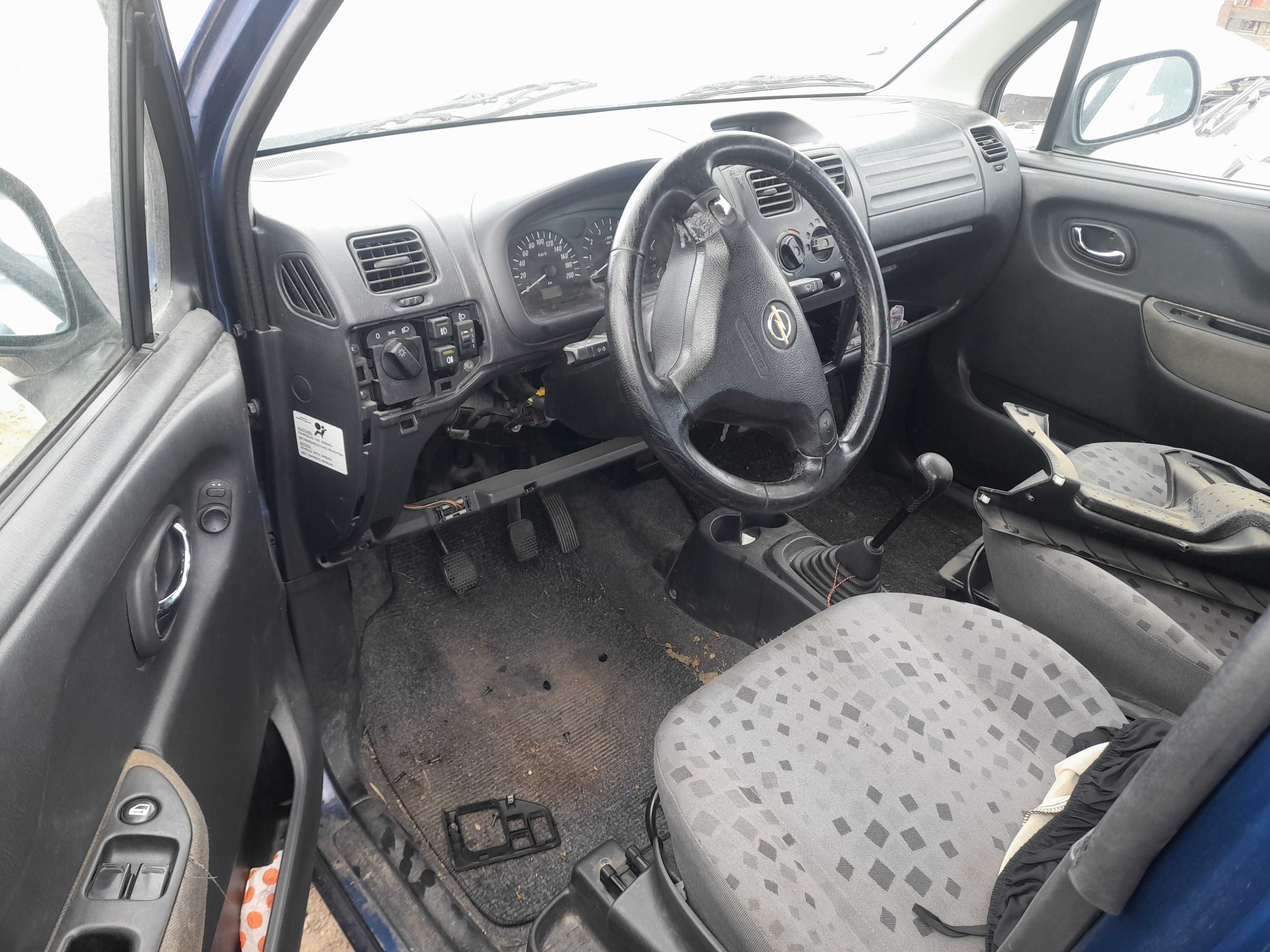 На части! Opel Agila 1.2