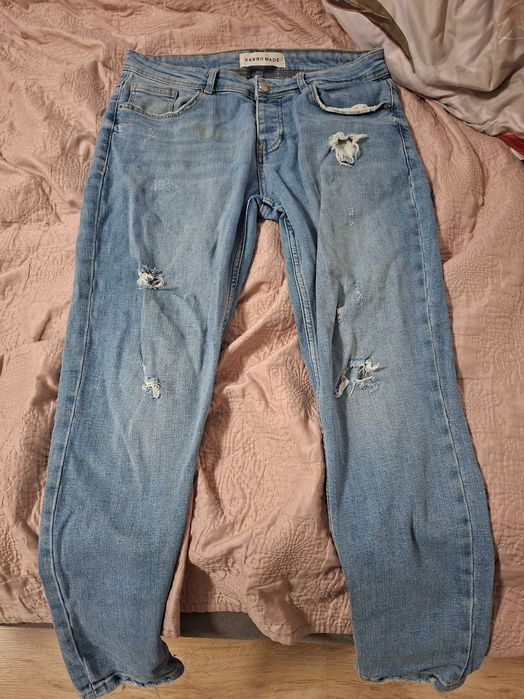 Vând blugi marimea 34 purtati de cateva ori. Origine turcia.