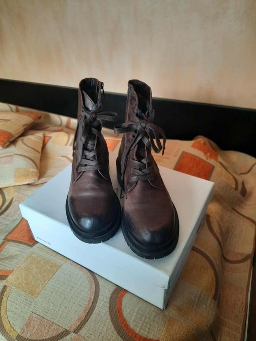 Зимни боти от естествена кожа