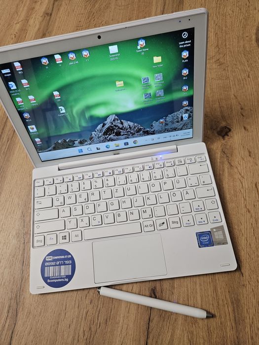 Лаптоп с тъч и писалка