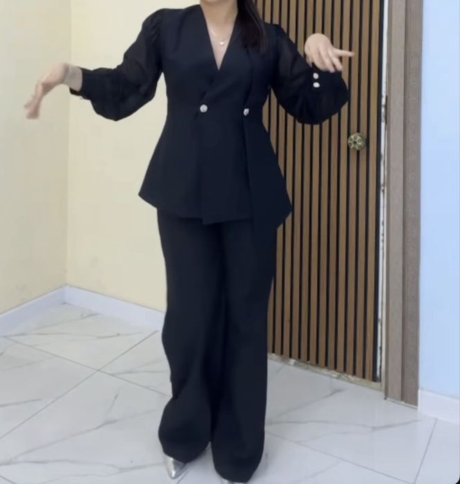 Брючной костюм черный
