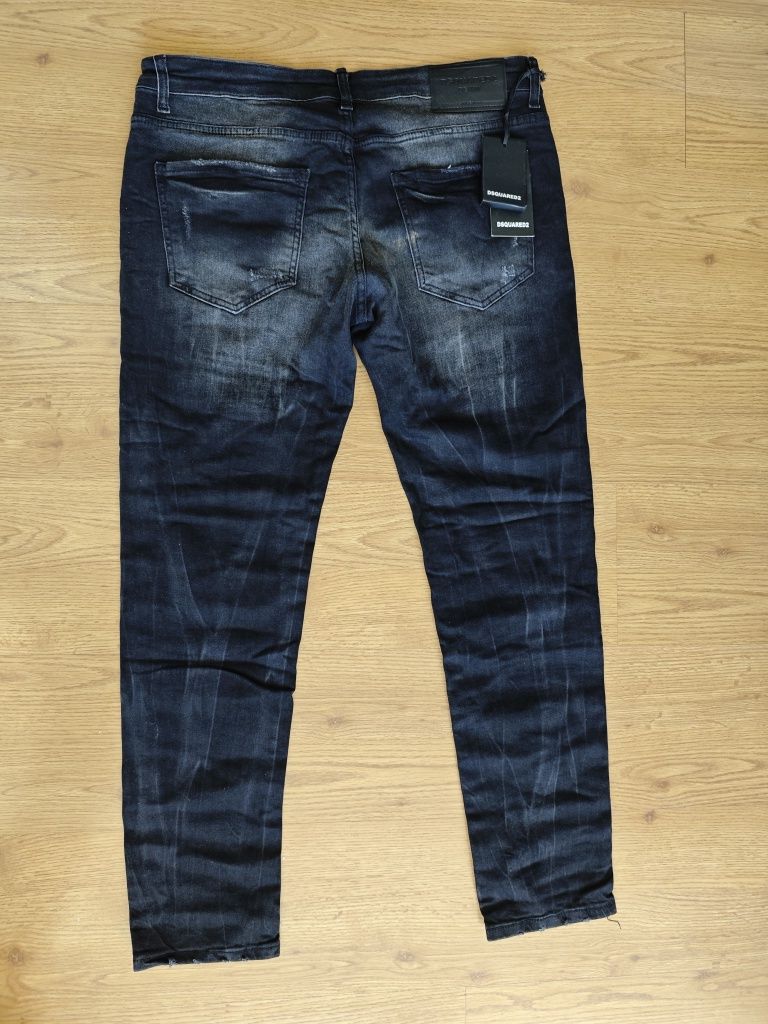 DSQUARED2  дънки