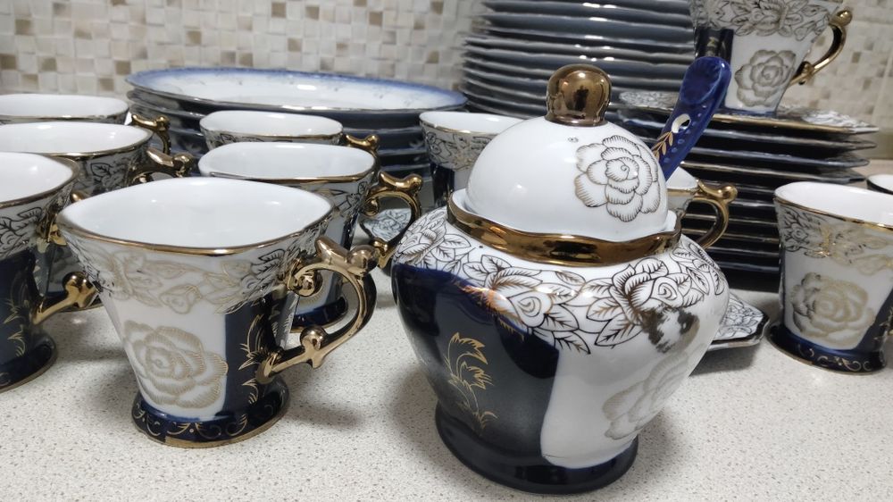 Serviciul de cafea cobalt de 12 persoane