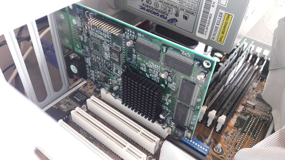 Placa video de colectie - Sparkle SP9371 S3 Savage 4 GT 16MB PCI