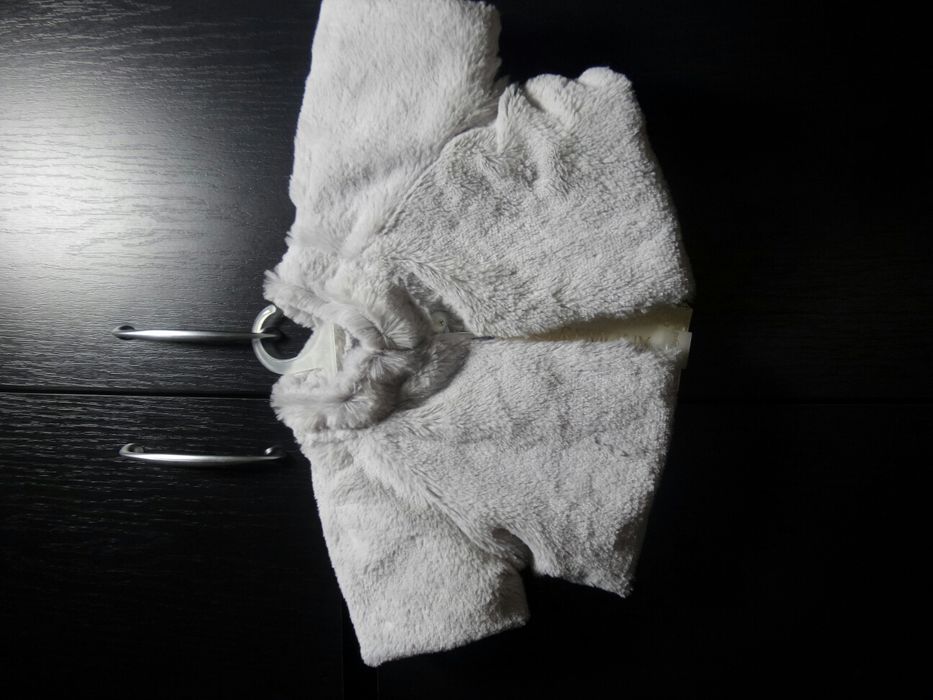 Vesta NOUA capa blana Ceremony moale si pufoasa 6 luni