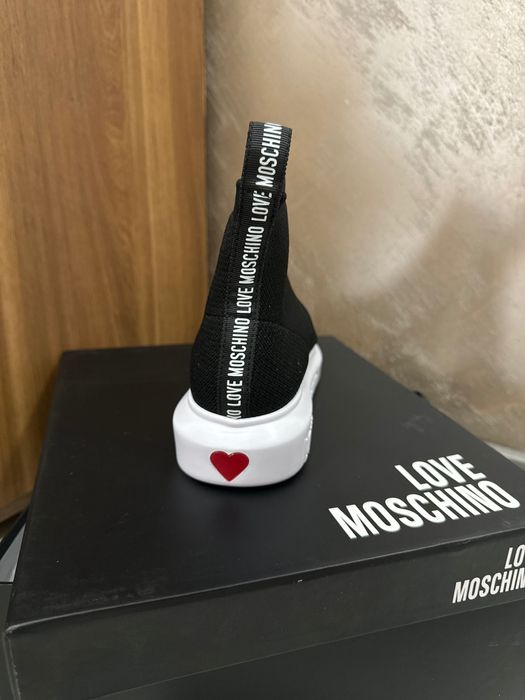 Love Moschino оригинални