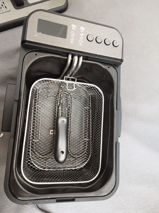 Defecta nu porneste Fripteoza Cecotec Cleanfry luxuri 3000 Dark