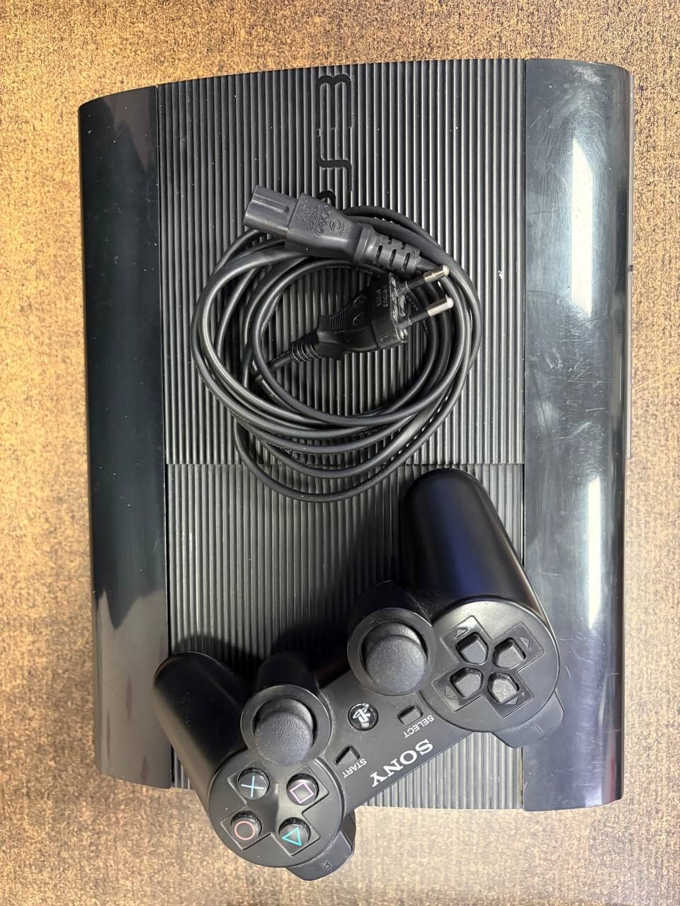 Sony PS3 750 GB 1 бр. контролера